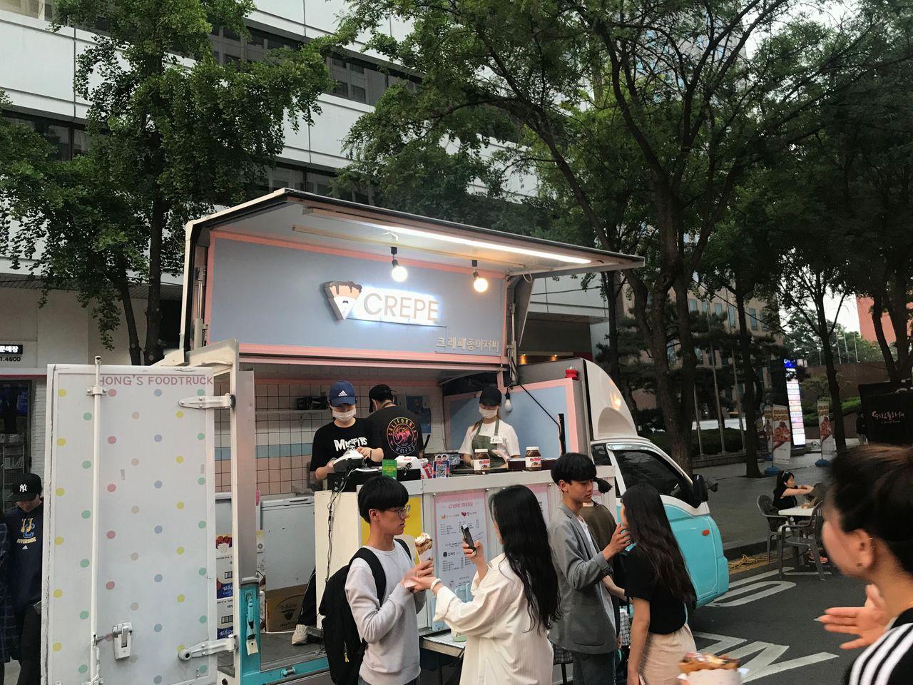 【คยองชองกเยชอน เกาหลี】ตะลุยตลาดนัดกลางคืนที่คลองชองกเยชอน 2025! เดินเลียบคลองชองกเยชอนสวย ๆ และตะลุยตลาดนัดกลางคืนกัน!